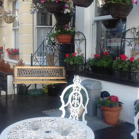 Amber Lodge Guest House Great Yarmouth Ngoại thất bức ảnh